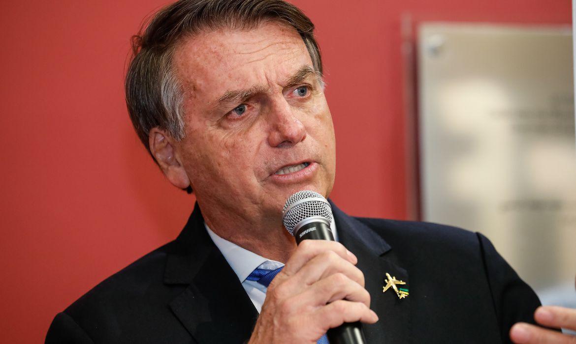 Campanha de Jair Bolsonaro denunciou que nas últimas duas semanas o mandatário teria tido 154 mil inserções de rádio a menos do que a campanha de Lula
