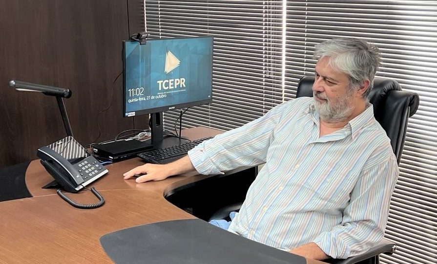Maurício Requião reassumiu o cargo de conselheiro do TCE em outubro.