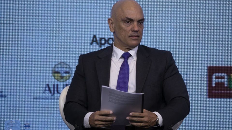 Decisão válida para este domingo de eleição (30) foi comunicada pelo presidente do TSE, Alexandre de Moraes