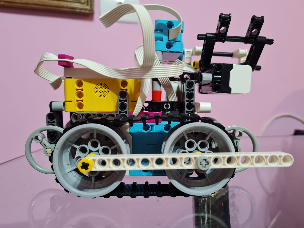 Os robôs desenvolvidos pelos estudantes têm o objetivo de salvar vítimas em situações que humanos não poderiam atuar