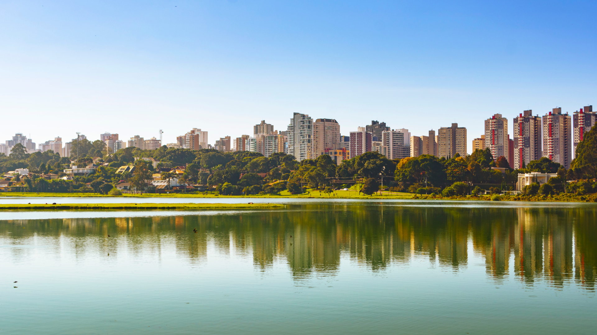Parque Barigui, ponto turístico importante próximo ao Campo Comprido