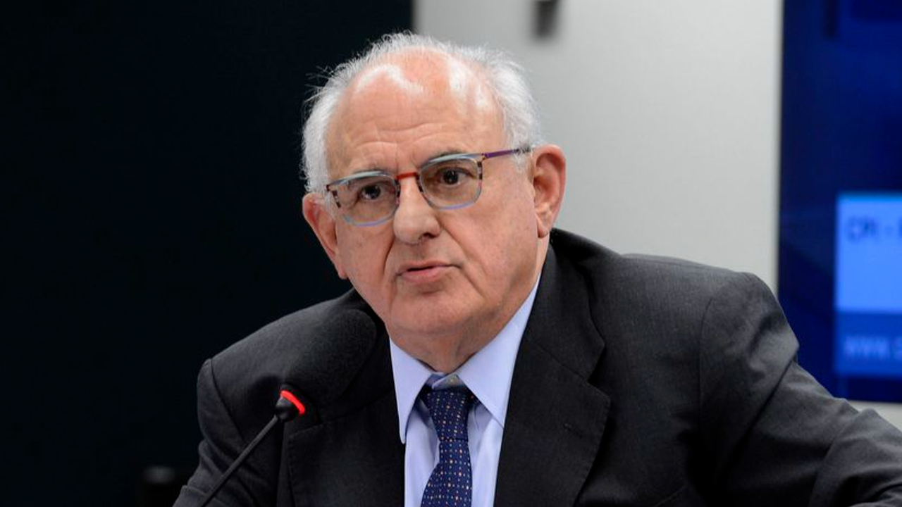 Ex-ministro do STF, Nelson Jobim critica intervencionismo da Corte