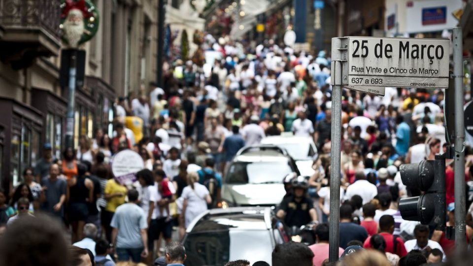 Mundo alcança 8 bilhões de habitantes, segundo a ONU O mundo chegou a 8 bilhões de habitantes, nesta terça-feira (15).