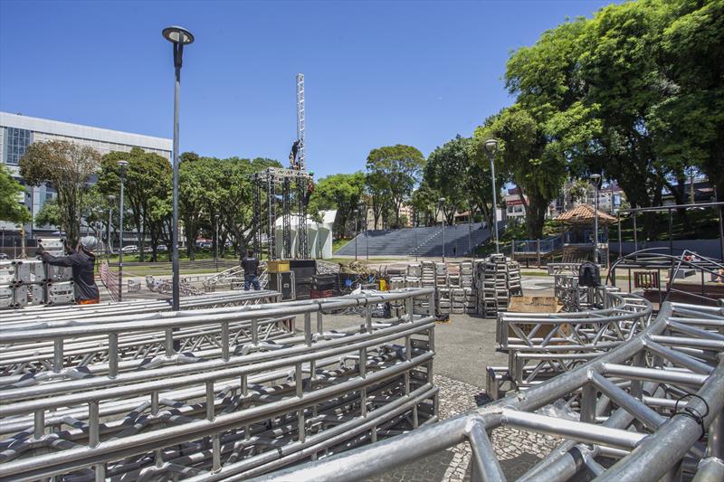 A decoração gigante de Natal terá 15 metros de altura e ficará na Praça do  Athletico