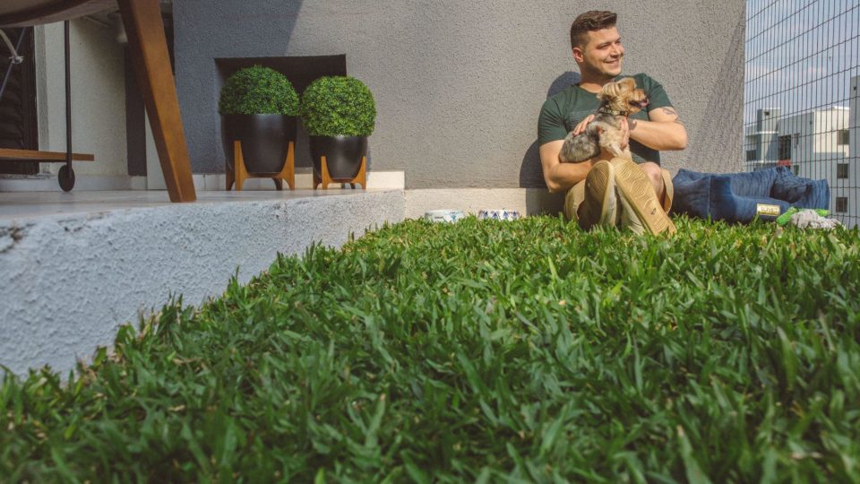 A sacada também pode ser o lugar ideal para abrigar a casinha do seu pet Fonte: foto cedida pela Prestes.
