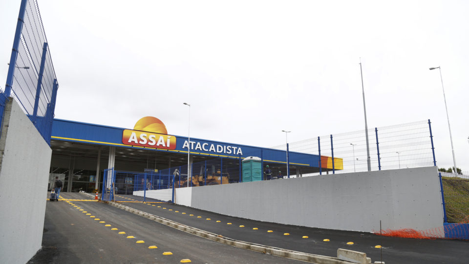 Aplicativo vai unir todas as unidades da Assaí no Paraná.