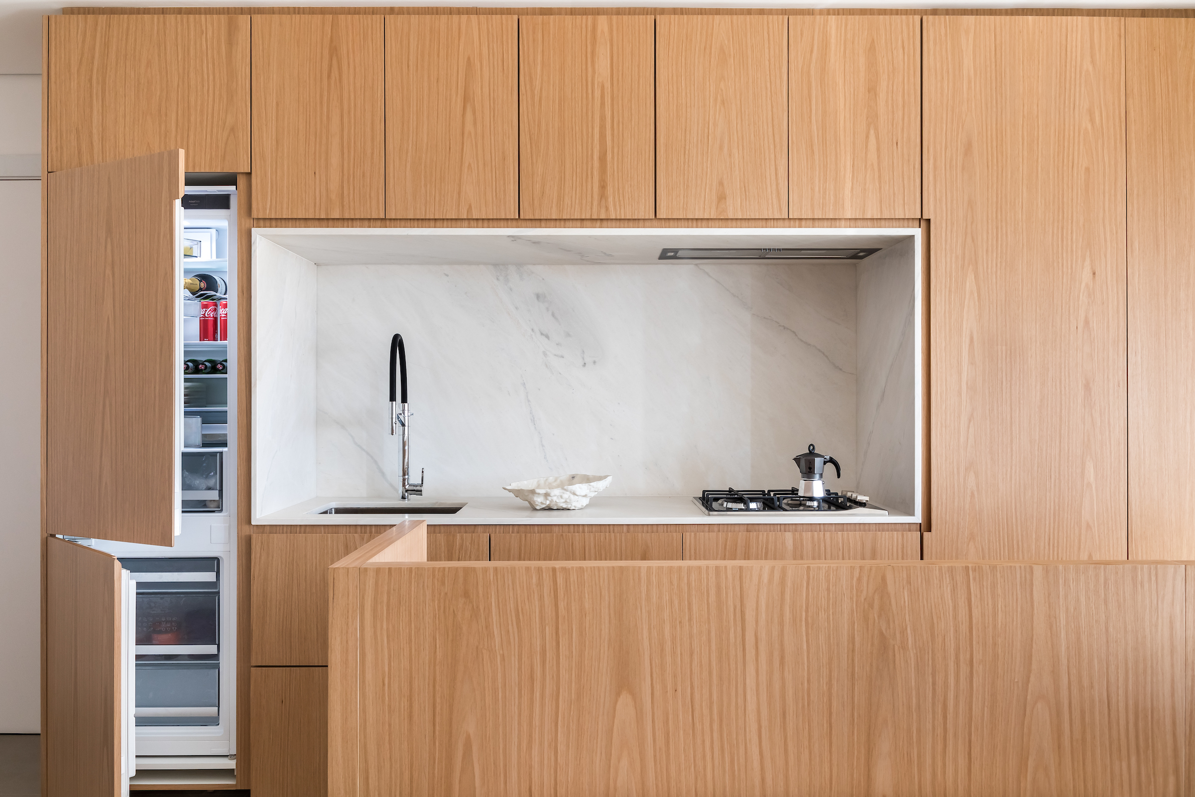 Prêmio Deca: a Cozinha Cosmopolita de Giuliano Machiorato foi escolhida como melhor projeto de cozinha residencial.