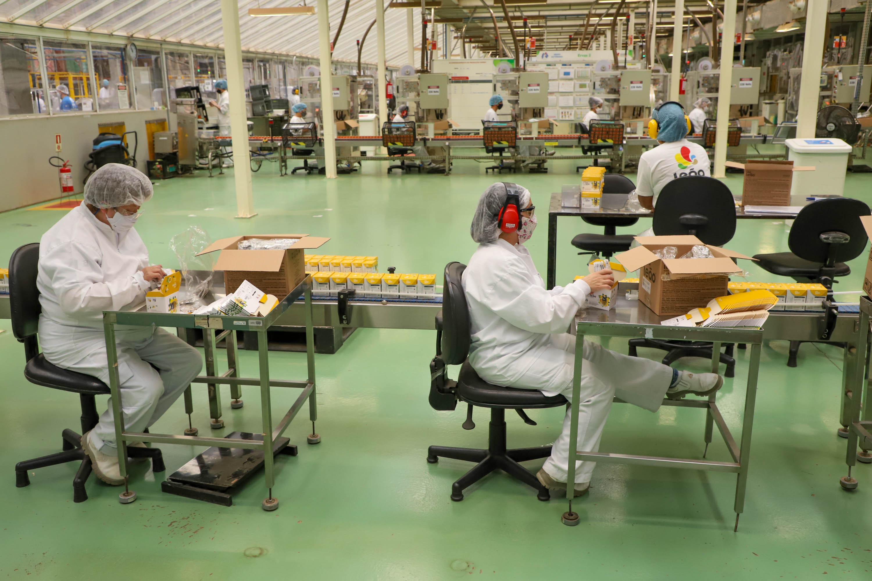 Salário mínimo regional é referência para negociação em diferentes setores de trabalho.