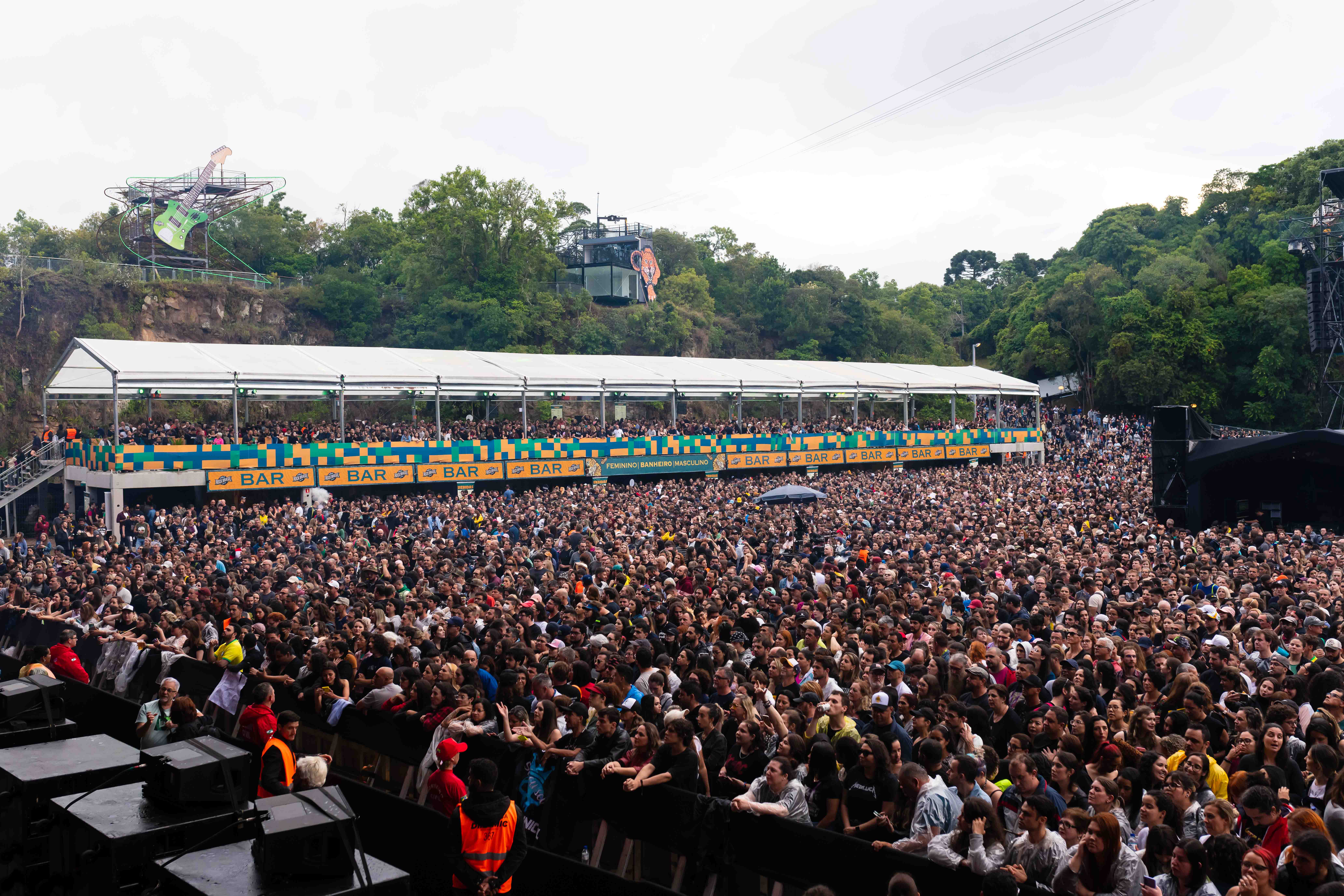 Imagem feita do In-stage, de onde era possível ter visão privilegiada do palco e de boa parte da Pedreira. Foto: Prime Rockers Photography Imagem feita do In-stage, de onde era possível ter visão privilegiada do palco e de boa parte da Pedreira. Foto: Prime Rockers Photography