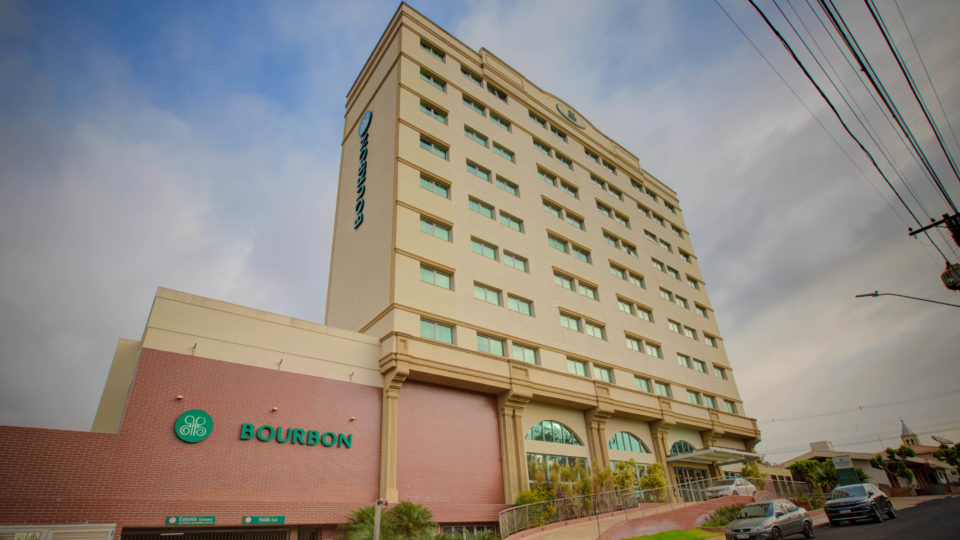 O Hotel Bourbon de Cambará tem a maior e mais moderna estrutura de hospedagem, gastronomia e eventos da região.