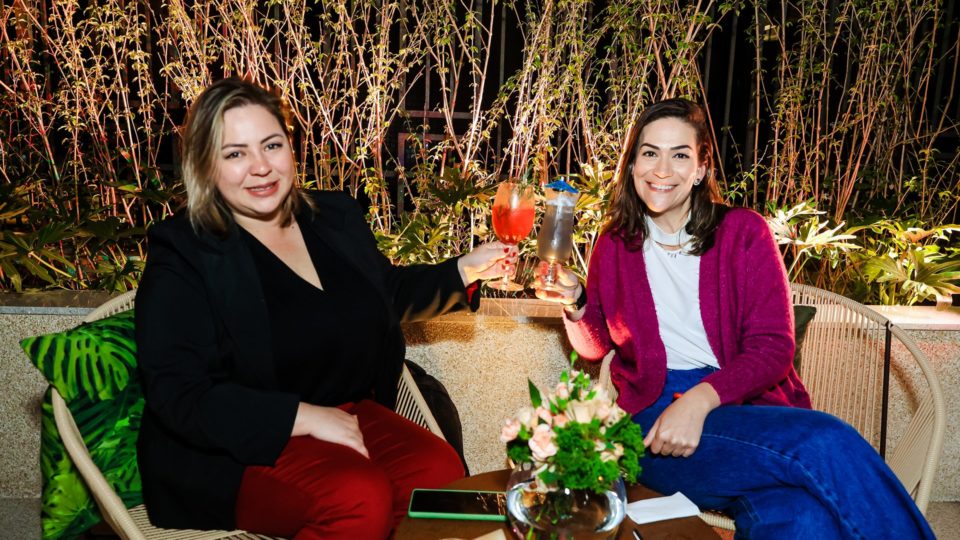 Após uma longa jornada de trabalho, que tal aproveitar o happy hour mais exclusivo de Curitiba?