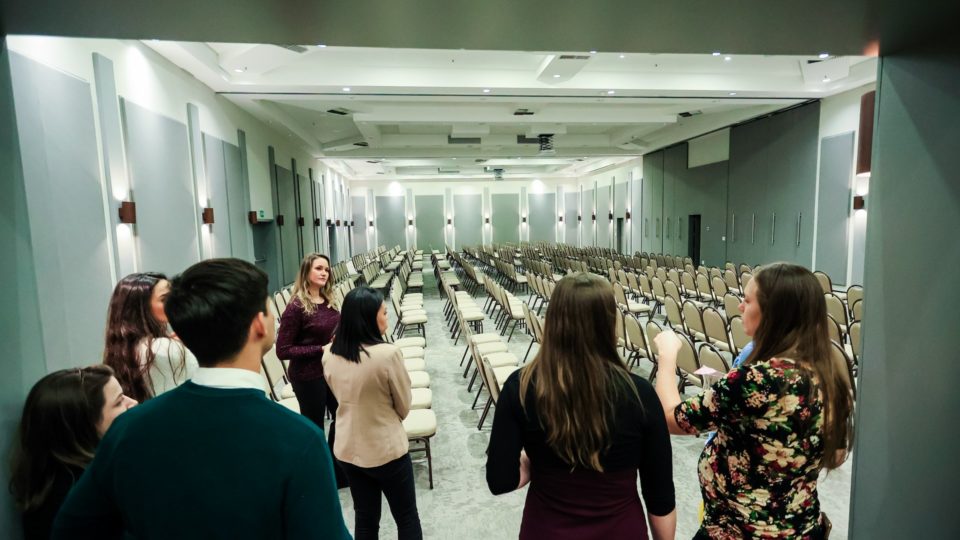 O Qoya Hotel tem a maior sala de eventos da cidade e 10 outros espaços menores para diferentes tipos de cerimônias