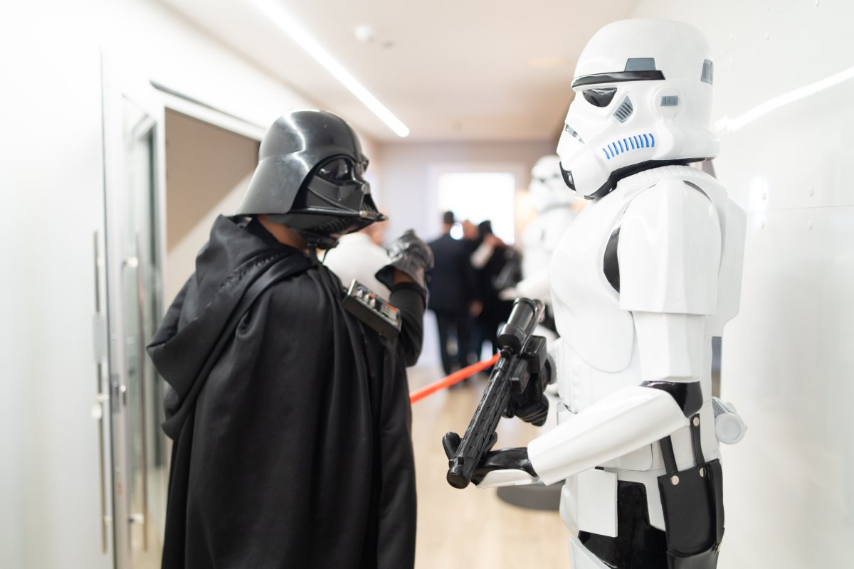 Escritório é inspirado em temas da cultura pop.