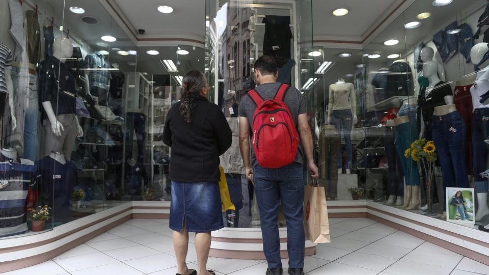 “Fica com Deus”: Prefeitura de Taubaté nega ter proibido manifestação religiosa em escolas