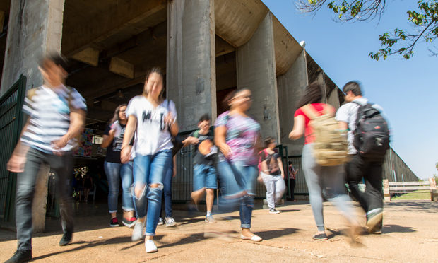 Decisões do STF e a 'mulher transgênero' de barba no banheiro da UnB - Gazeta do Povo