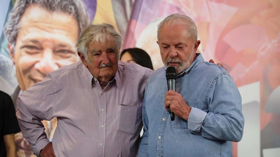 Presidente do Uruguai vir&aacute; &agrave; posse de Lula com Sanguinetti e Mujica