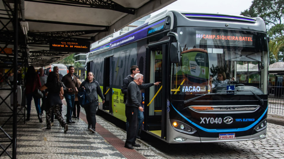 Ônibus elétrico em Curitiba