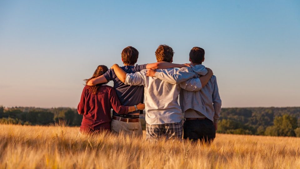 Os estudantes australianos que participaram das sessões YAM mostraram uma redução significativa quanto à ideação suicida e às crises depressivas.