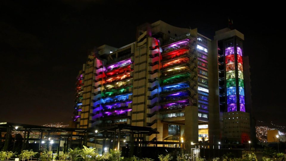 EPM com arco-íris LGBT