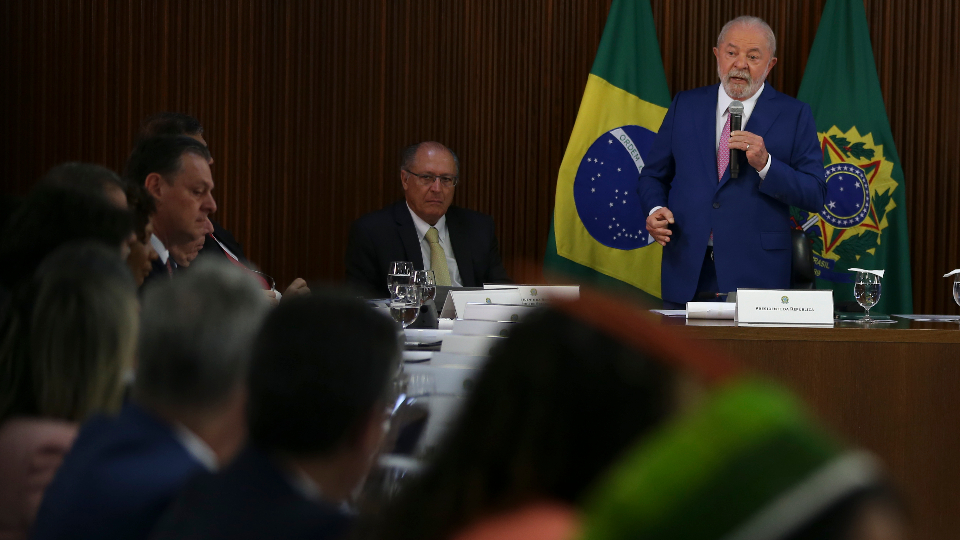 Lula durante a primeira reunião ministerial de seu governo, no Palácio do Planalto.