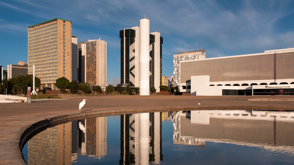 Mercado imobiliário Brasília Lula
