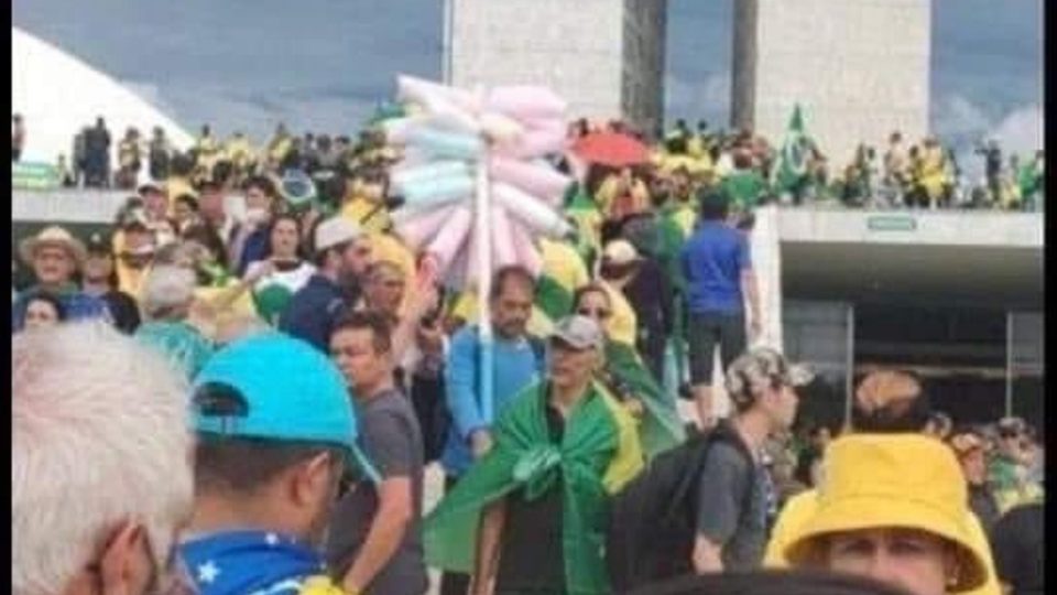 atos terroristas vendedor algodão-doce
