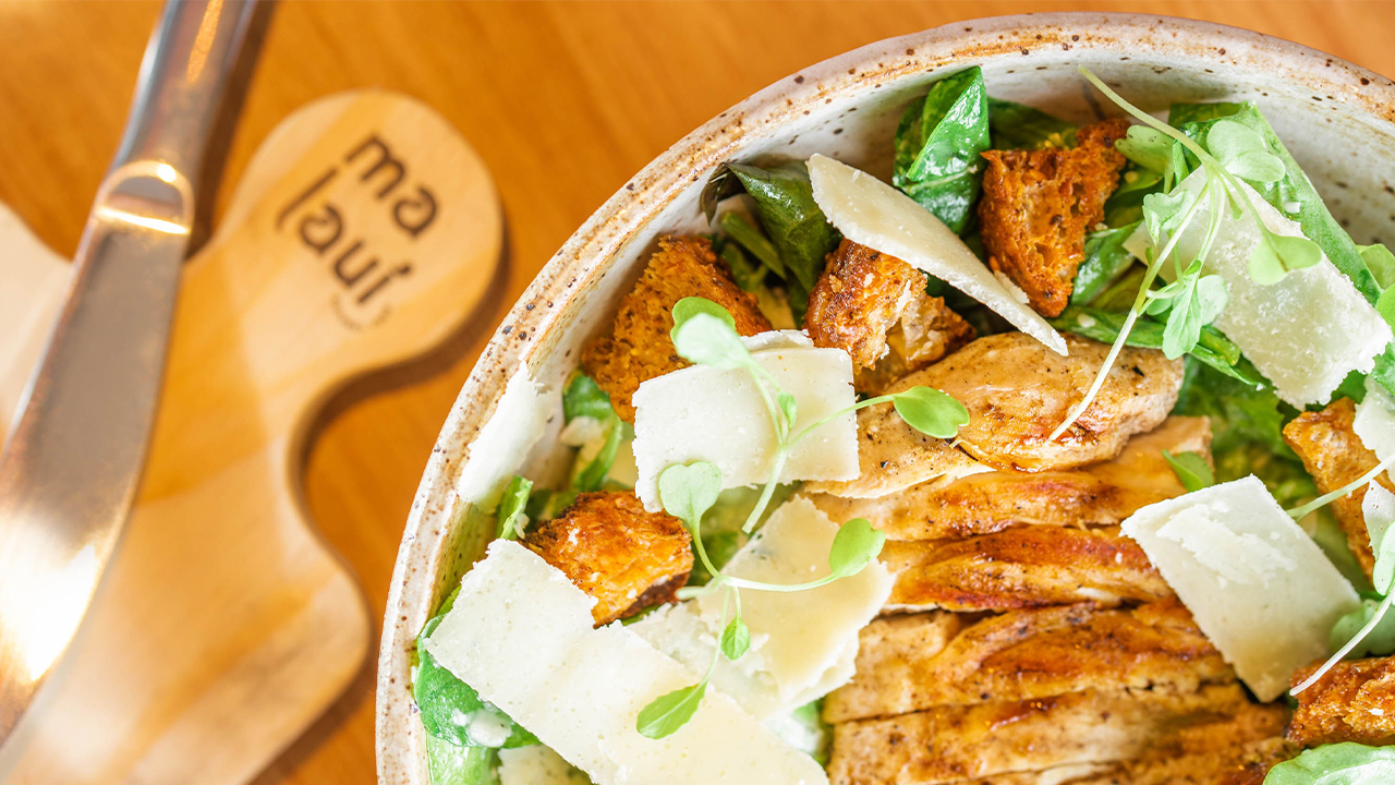 A salada caesar, um dos pratos campeões de vendas do Malauí.