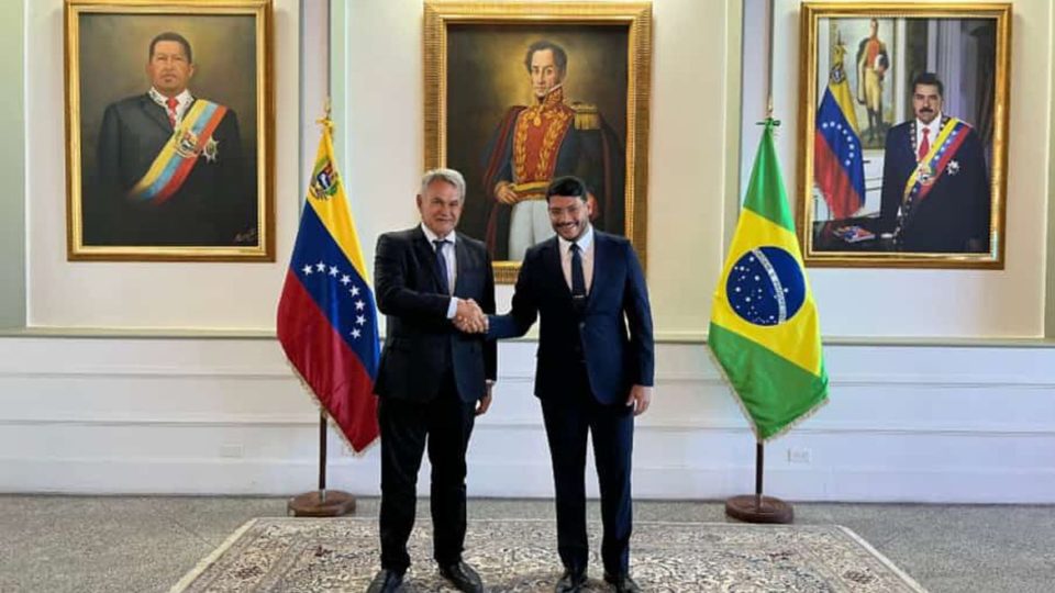 Parlamento da Venezuela aprova nomeação de novo embaixador no Brasil