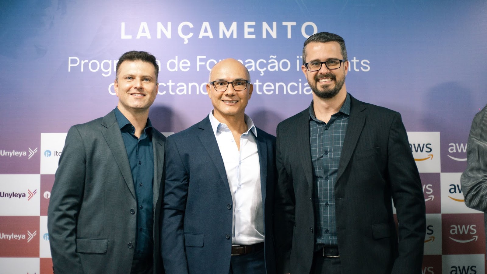 Paulo Camargo, Engels Rego e Alexandre Alvaro, executivos da iTalents.