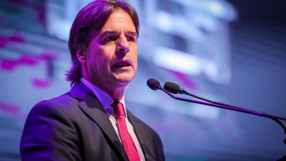 Presidente do Uruguai critica protecionismo do Mercosul e defende abertura comercial