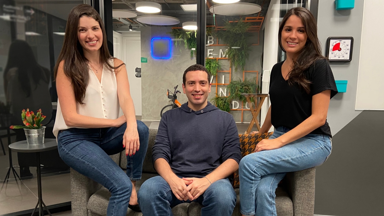 Renata (esq.) e Maurício Betti são os irmãos fundadores e, ao lado da sócia Jaqueline Padilha, comandam a Talent Academy.