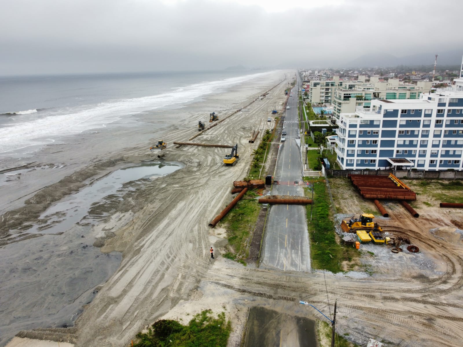 Praia de Matinhos, no Paraná, após obras de engordamento.
