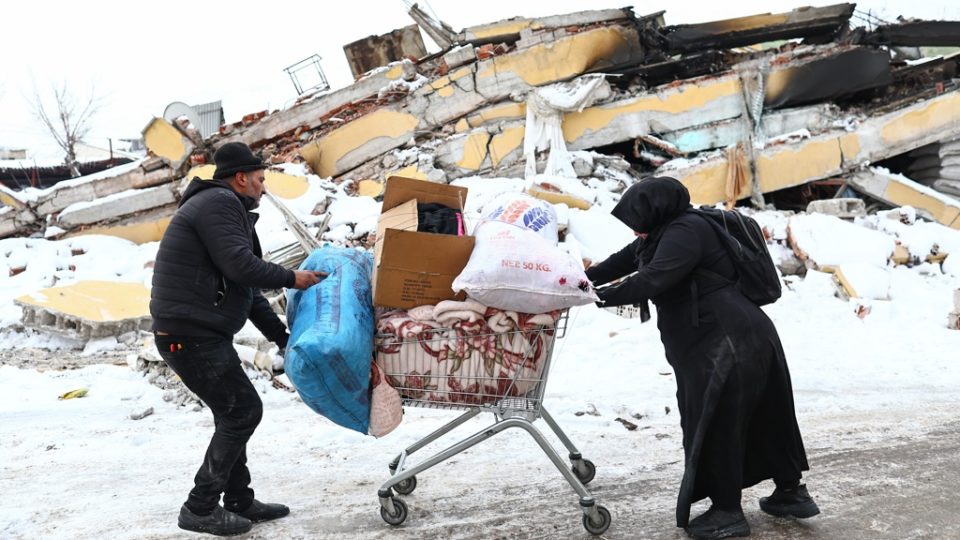 Mortes pelo terremoto na Síria e Turquia passam de 11,2 mil