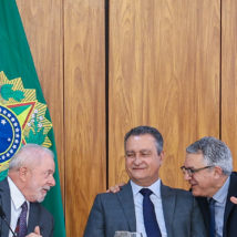 Lula tenta cooptar todo o Centrão e busca até o PL para ampliar base no Congresso