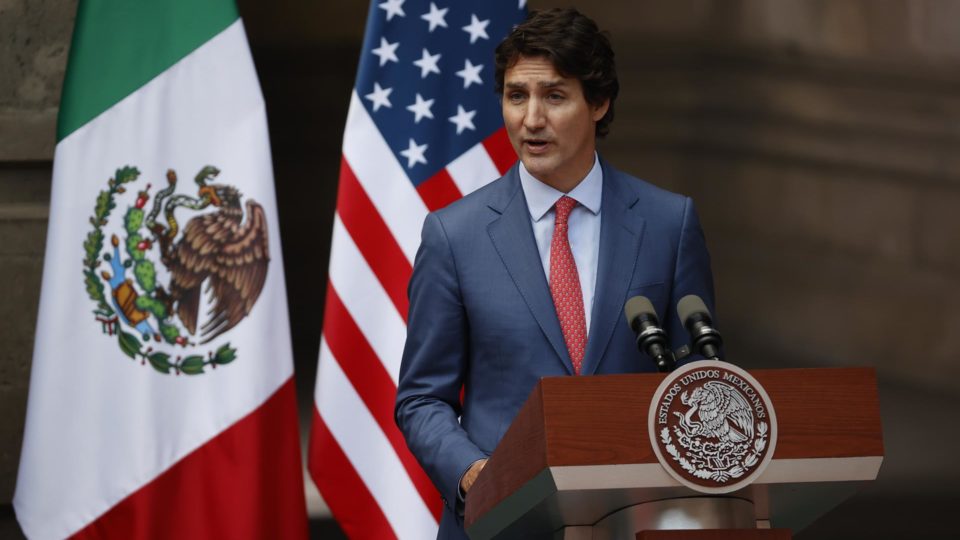 Bilionário chinês que doou US$ 1 milhão para Fundação Trudeau queria construir estátua de Mao em Montreal