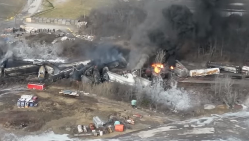 O que está acontecendo com o acidente de trem em Ohio