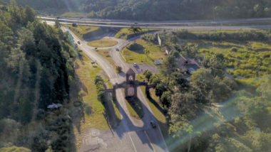 Estrada da Graciosa com pare-e-siga