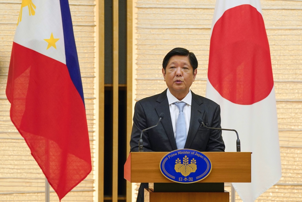 Presidente filipino convoca embaixador chinês após incidente com laser