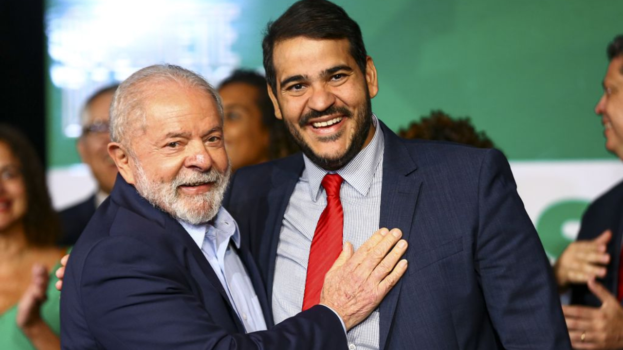 O presidente Luiz Inácio Lula da Silva com o advogado-geral da União, Jorge Messias.