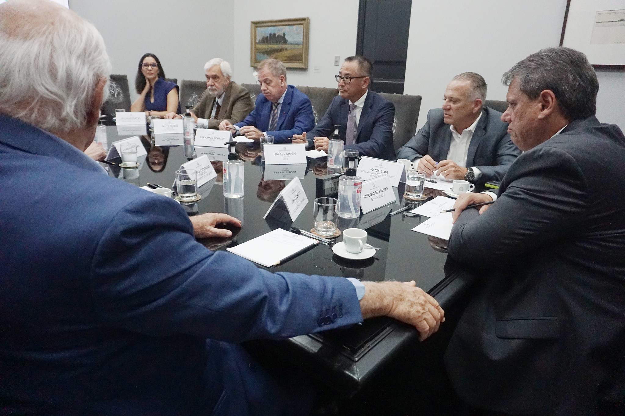 Assinatura de cooperação para tornar empresas competitivas