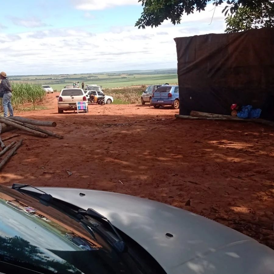 Invasão feita por integrantes da Frente Nacional de Luta em Teodoro Sampaio, no interior do estado de São Paulo, no &#8220;Carnaval Vermelho&#8221;.