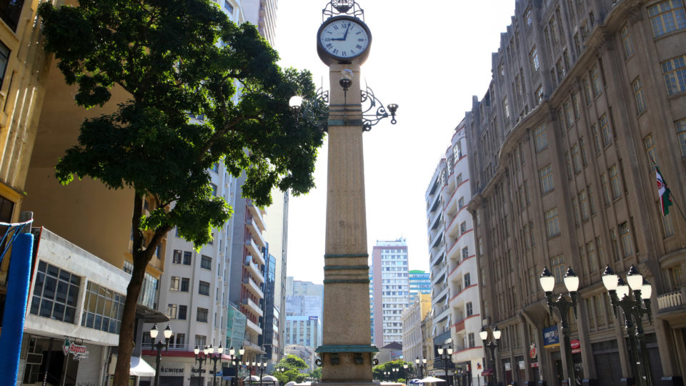 Paranismo em detalhes da Praça Osório