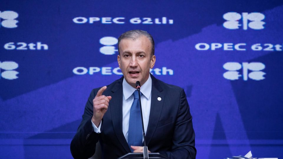 O ministro venezuelano do Petróleo, Tareck el Aissami, participa de coletiva de imprensa, no Palácio de Miraflores, em Caracas (Venezuela), no dia 14 de setembro de 2022.