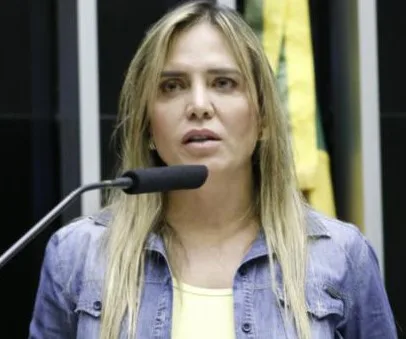 Celina Leão
