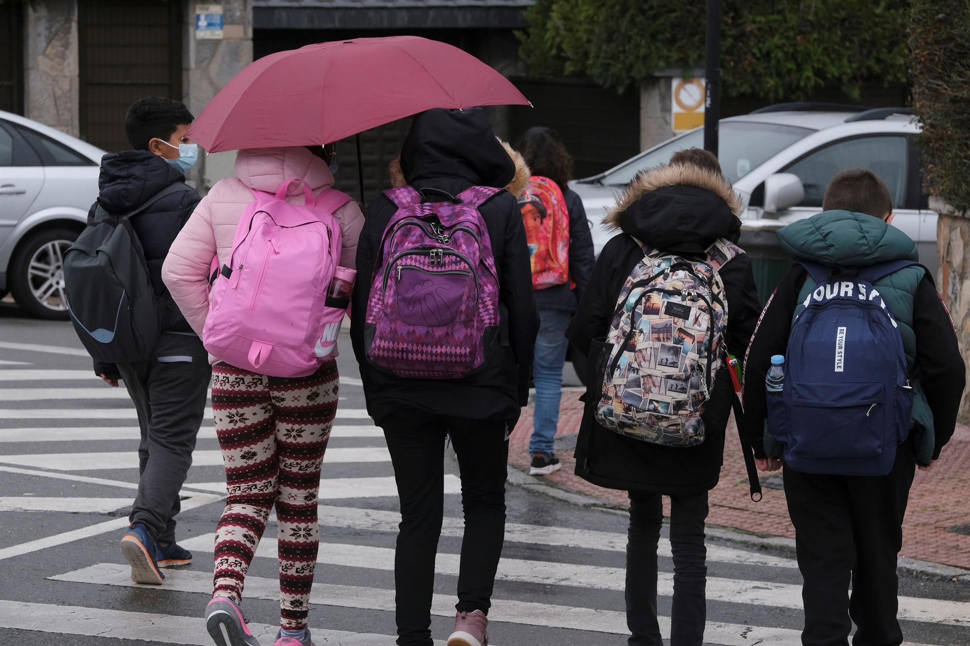 Jovens, adolescentes