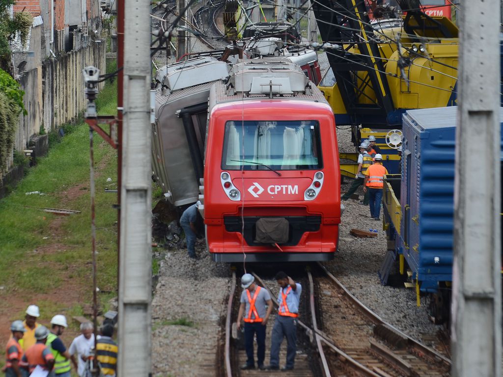 Descarrilamento de trens se tornaram mais frequentes após concessão à ViaMobilidade