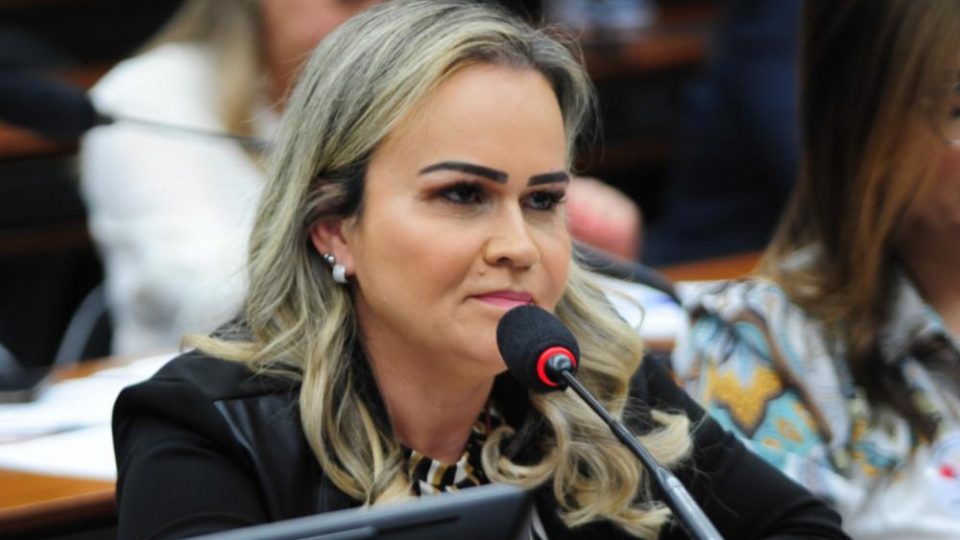 daniela carneiro união