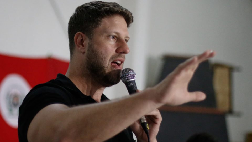 Requião Filho foi enfático ao criticar PT por falta de convite a eventos oficiais com a presença de ministros, no Paraná