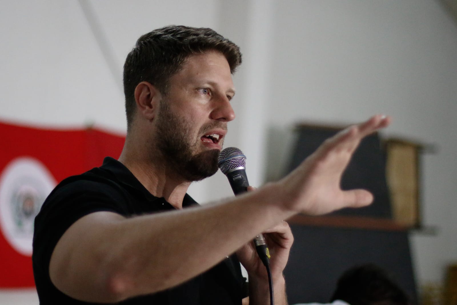 Requião Filho foi enfático ao criticar PT por falta de convite a eventos oficiais com a presença de ministros, no Paraná