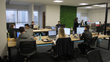 Tecnologia auxilia a agilizar processos, como a liberação de alvarás, no ramo da construção civil